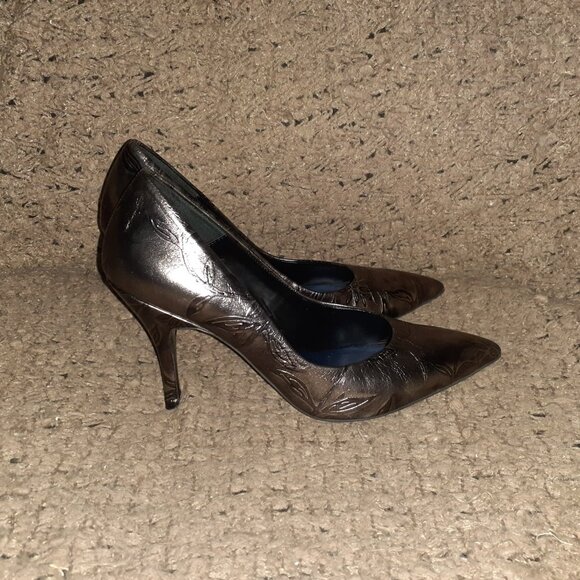 SACHA LONDON-Pewter/Silver Metallic Leather Stilettos-Floral Embossed-Sz 8-NWOB - Picture 4 of 9